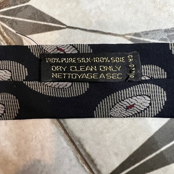 Giorgio Armani Navy Blue and Paisley Tie - Picture 3 of 6
